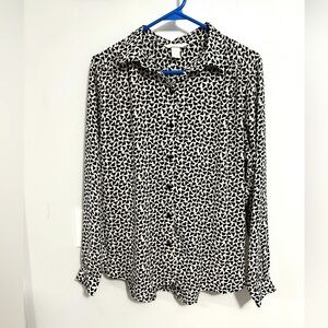 H&M Women’s Size M, Black and White Blouse. Never Worn. Button up, Loose fit